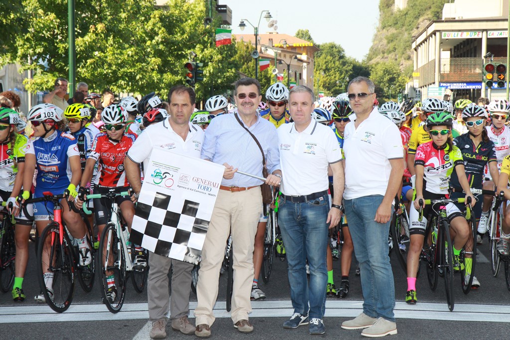 Da sinistra: Fabrizio Bontempi, il sindaco di Darfo Boario Ezio Mondini, Ezio Maffi e Paolo Pioselli del CRL