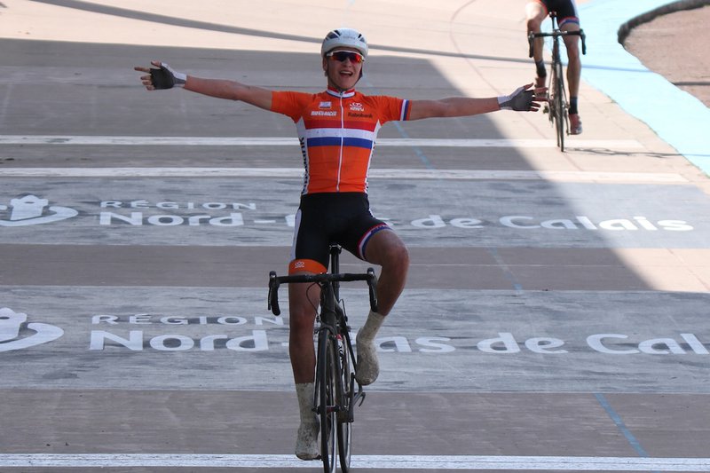 L'arrivo della Parigi-Roubaix Juniores 2016