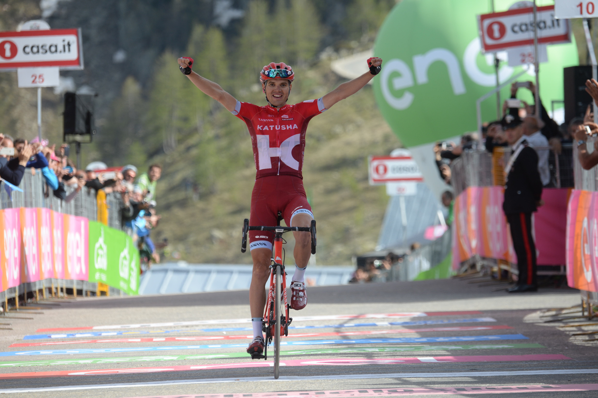 L'estone Rein Taaramae (Katusha) vince la ventesima tappa del Giro d'Italia 2016