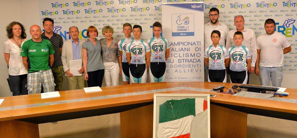 Presenti anche i ragazzi della Società Ciclistica Storo Grafiche Zorzi che organizza l'evento tricolore