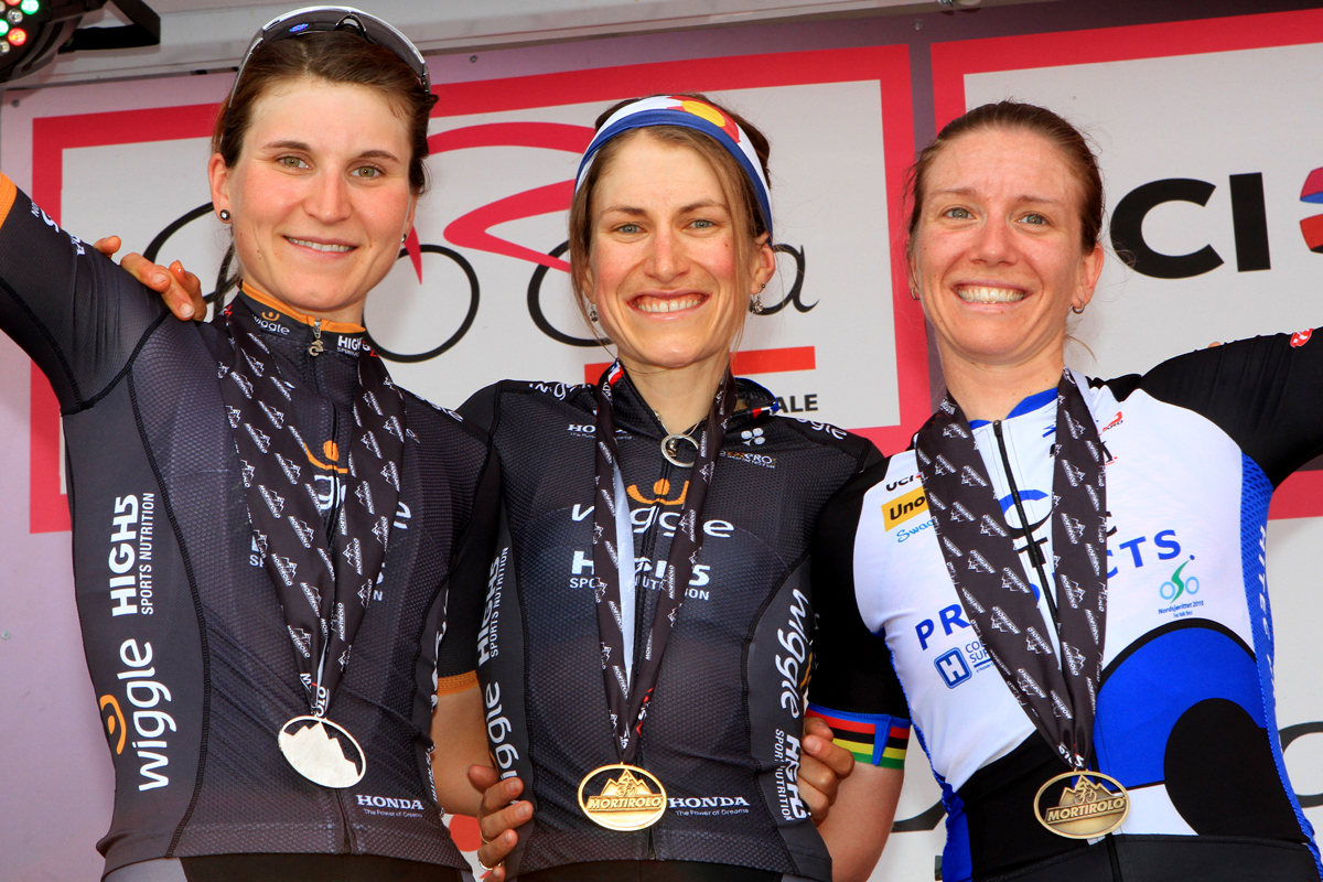 Il podio della quinta tappa del Giro Rosa (foto F. Ossola)