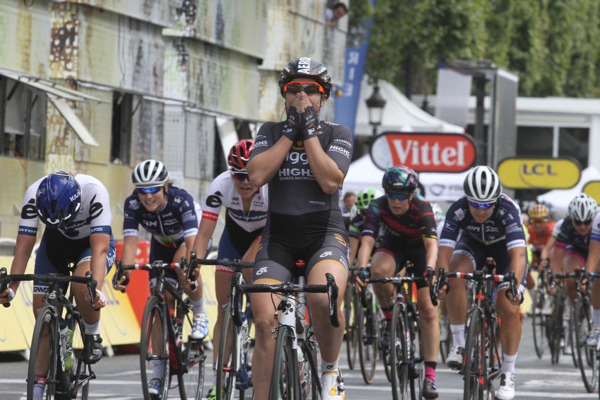 La vittoria di Chloe Hosking (Wiggle High5) a Parigi