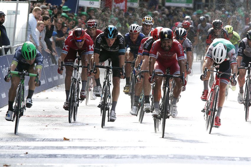 La volata della Classica di Amburgo