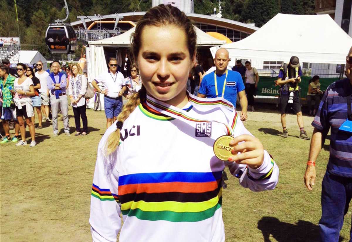 Alessia Missiaggia campionessa del mondo Downhill tra le Donne Junior