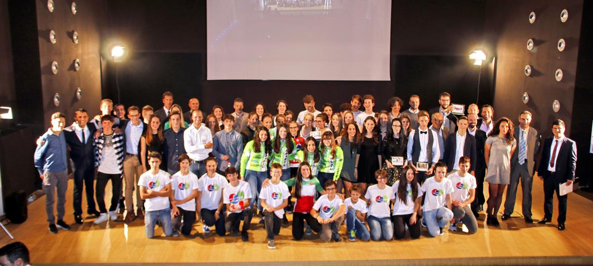 Tutto il gruppo dei premiati dei BICITV Awards 2016