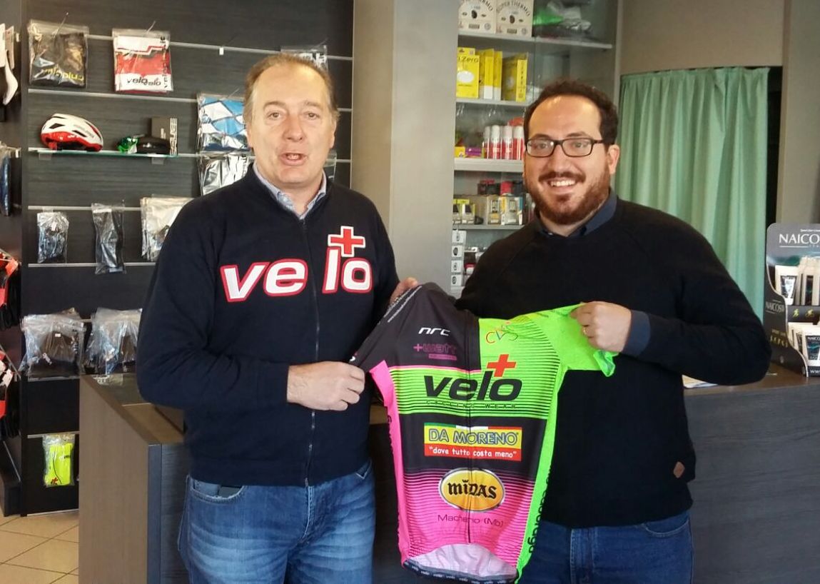 Sala e Spreafico con la nuova maglia della Bike Cadorago