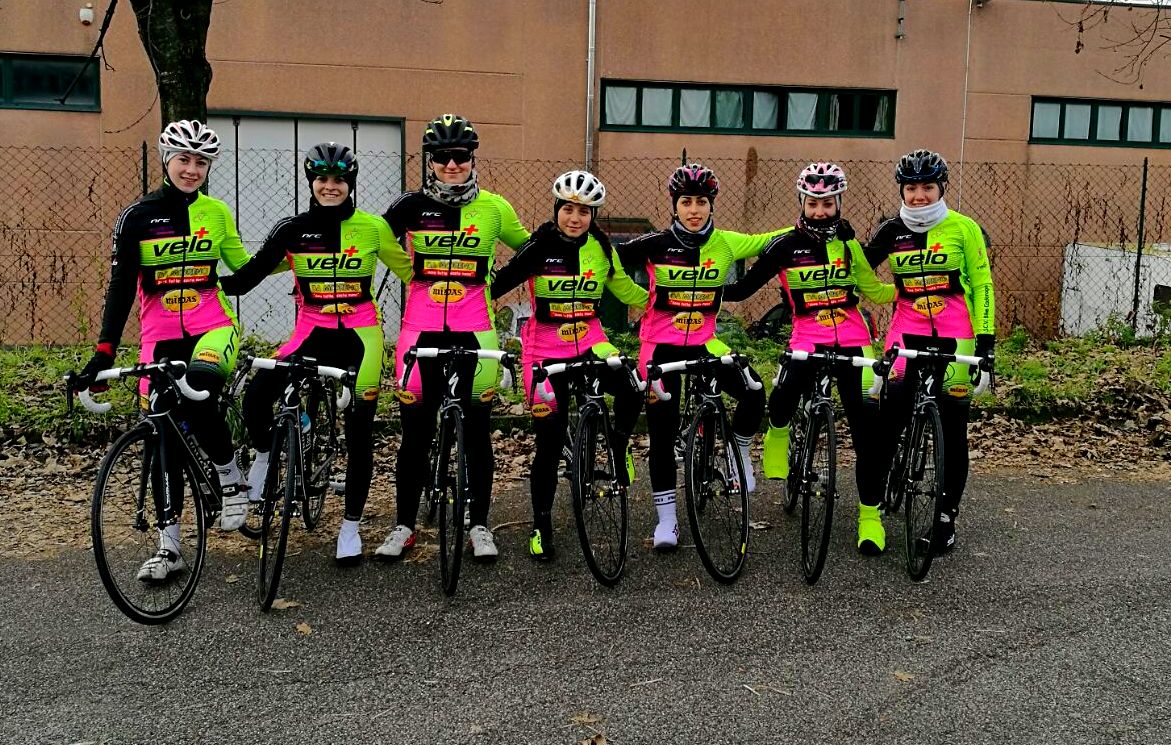 Il gruppo Donne Junior 2017 della Scv Bike Cadorago