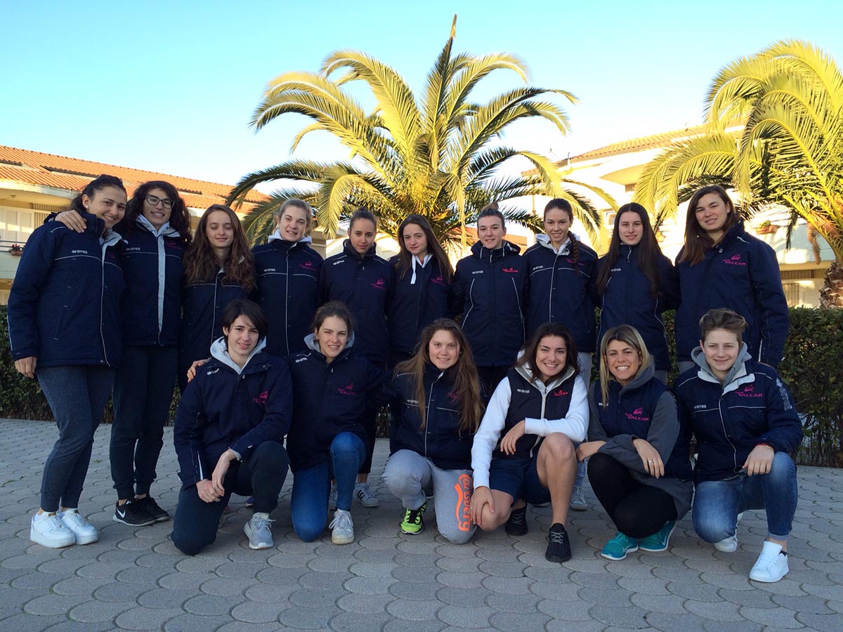 Le ragazze della Valcar-PBM Elite e Junior 2017 in ritiro a Cecina