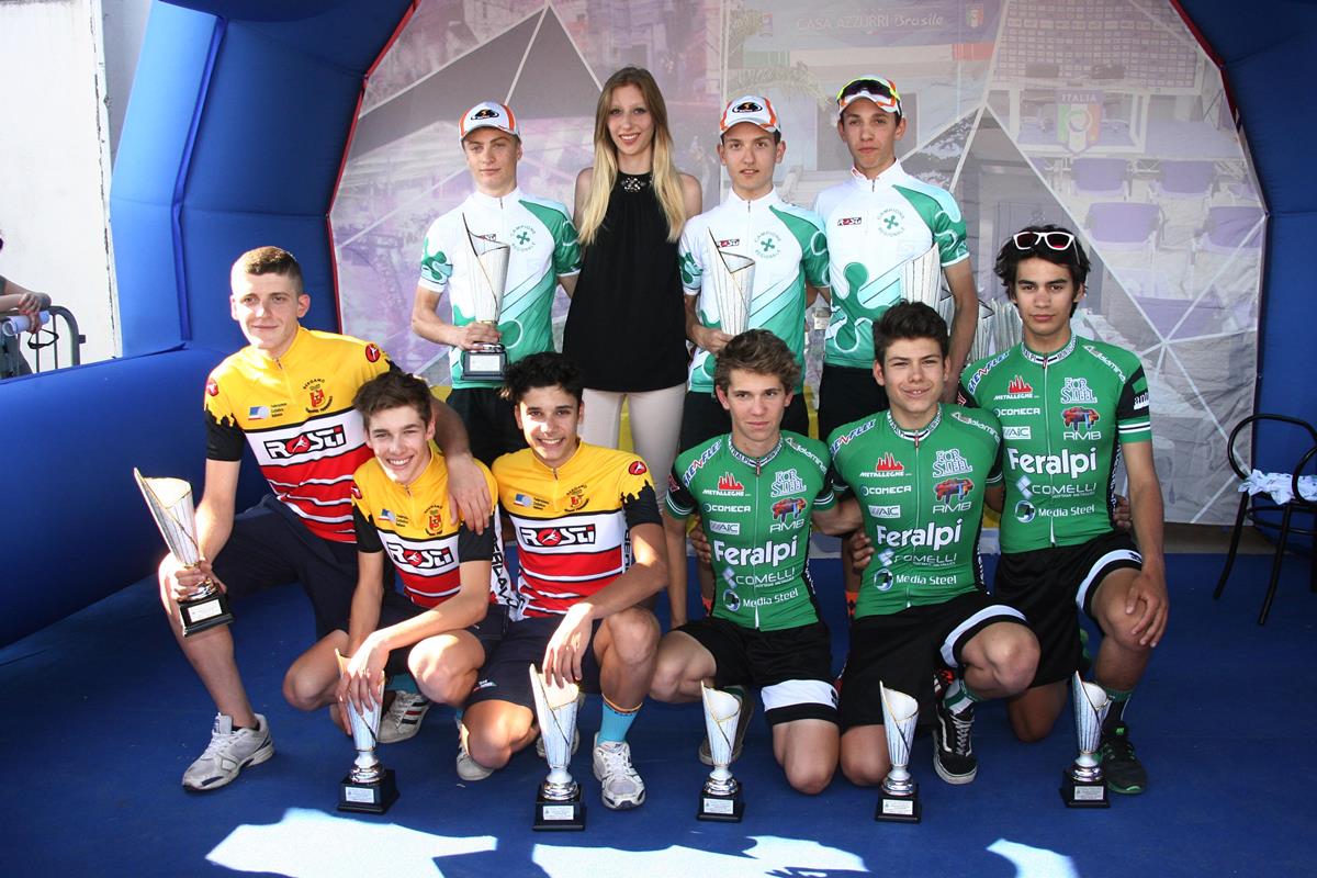 Il podio del Campionato Lombardo Allievi della cronosquadre 2017 vinto dal Pedale Senaghese