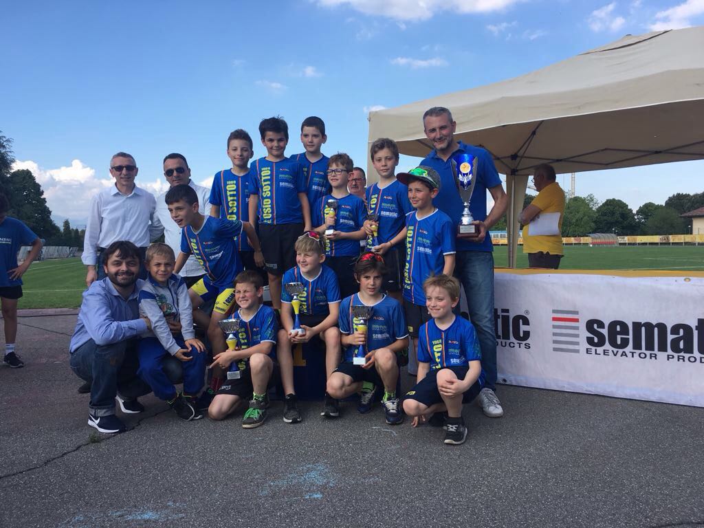 I ragazzi della squadra di casa, l'Uc Osio Sotto