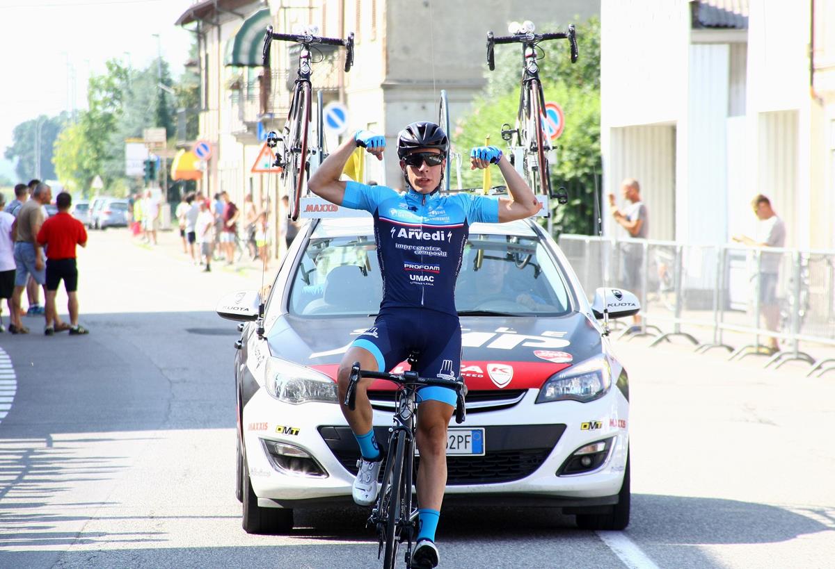 Luca Rastelli vince a Livraga