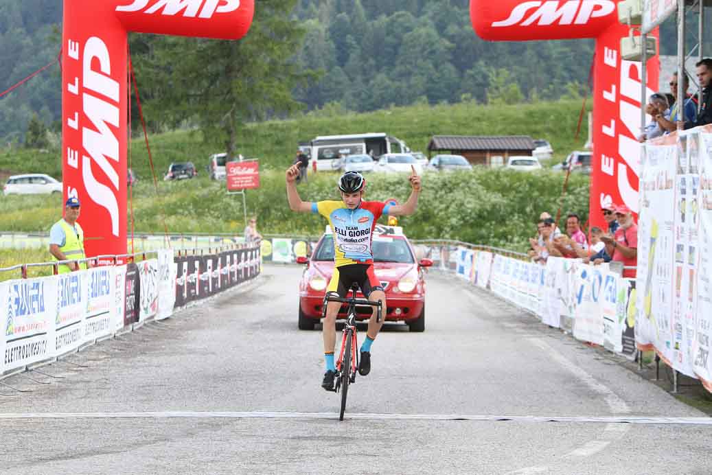 Karel Vacek vince sullo Zoncolan la terza tappa del Giro del Friuli Juniores 2017