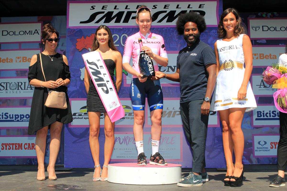 Anna Van Der Breggen resta con la maglia rosa anche a Occhiobello