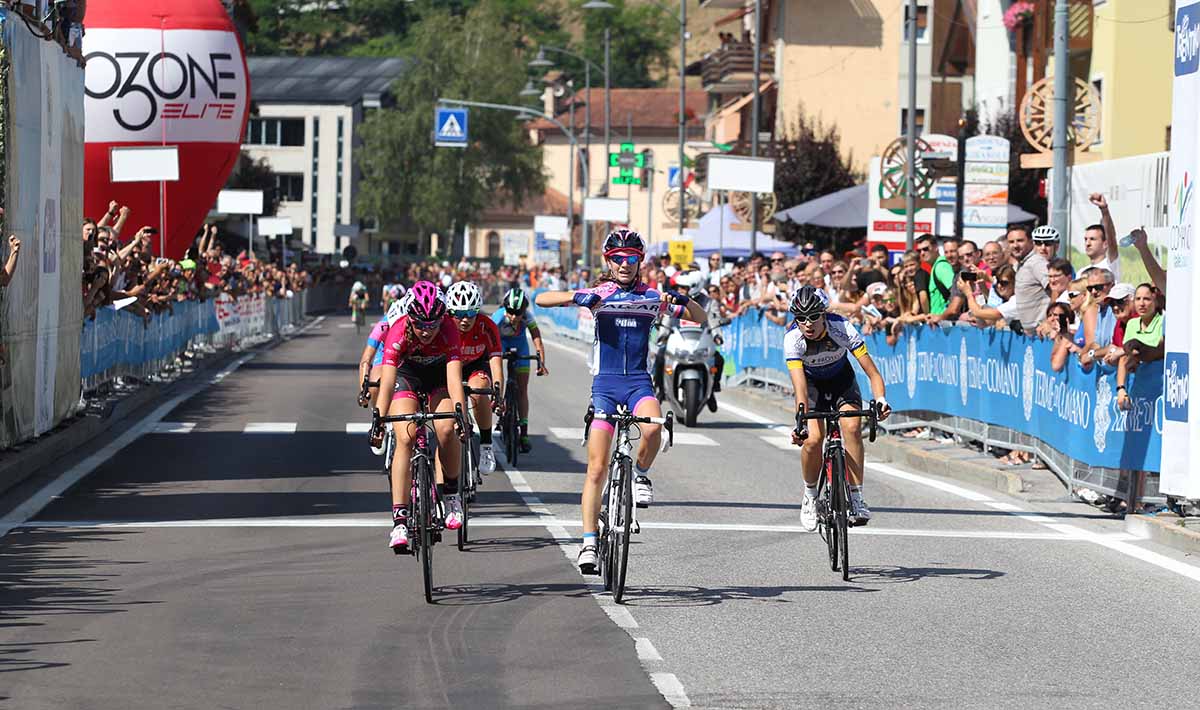 Francesca Pellegrini vince il Campionato Italiano Donne Esordienti 1° anno a Comano Terme
