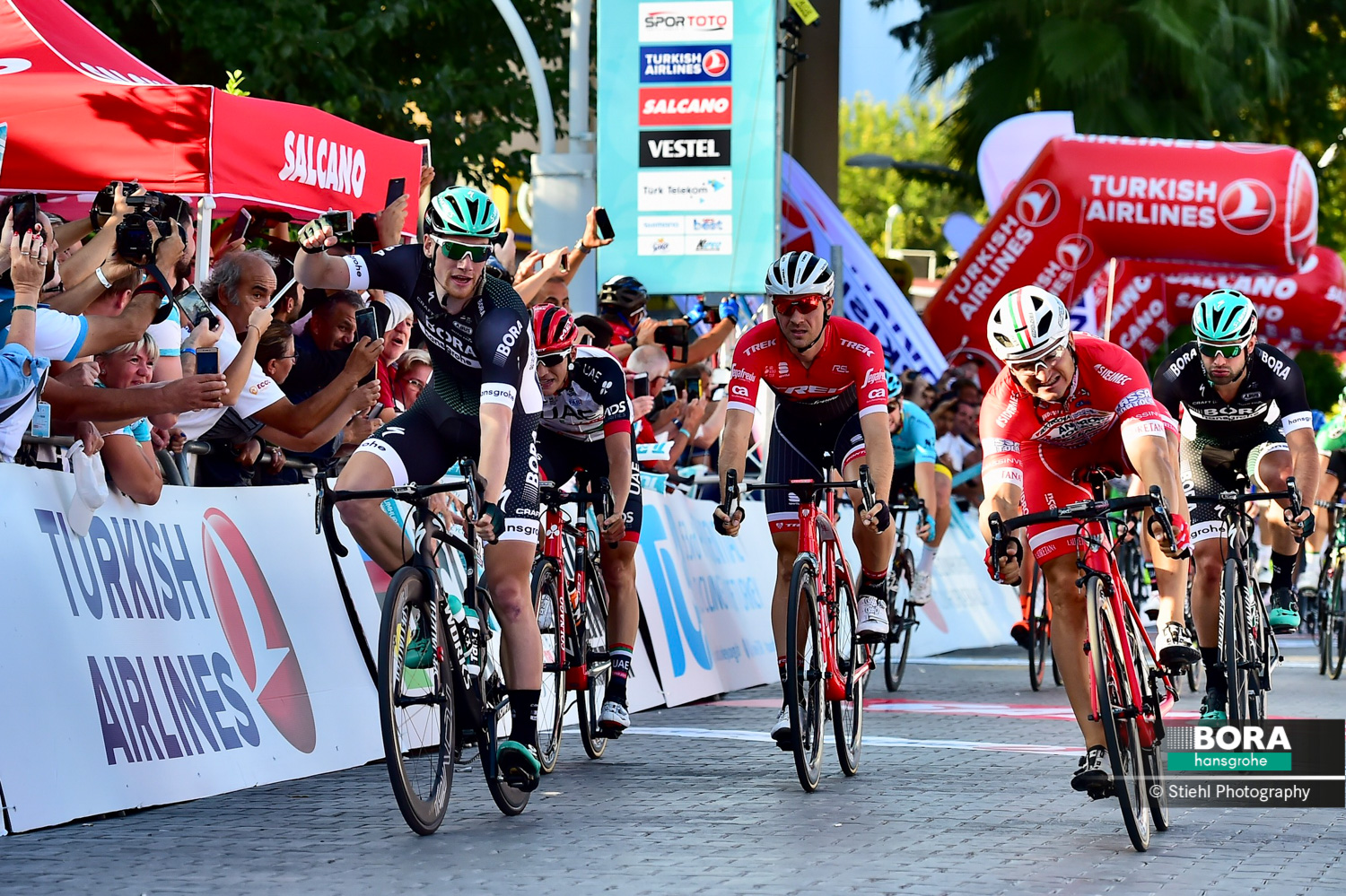 Sam Bennett vince la prima tappa del Giro di Turchia 2017