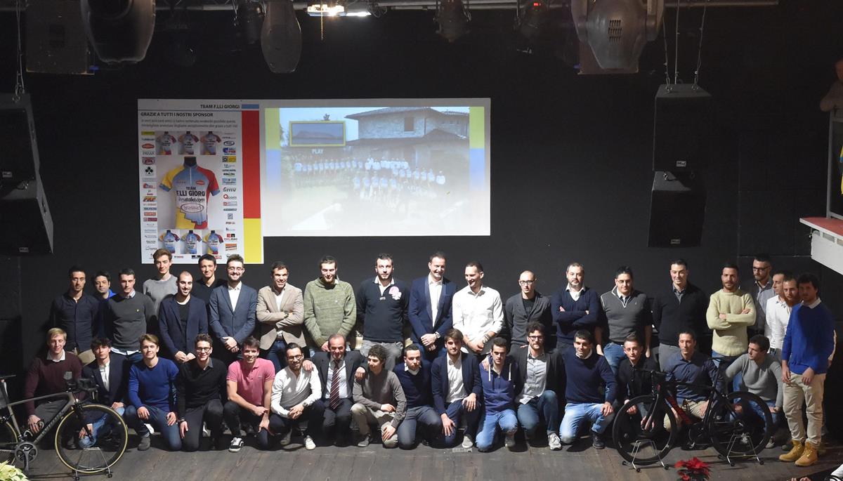 Il gruppo degli ex atleti del Team F.lli Giorgi