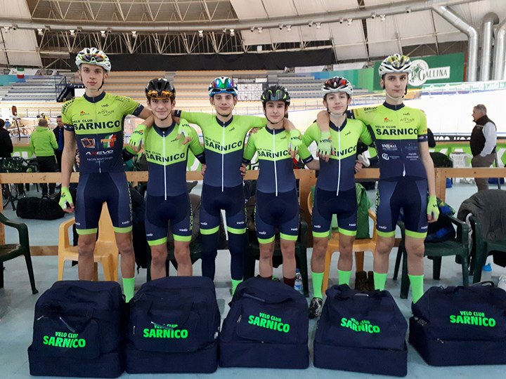 La squadra Allievi 2018 del Velo Club Sarnico