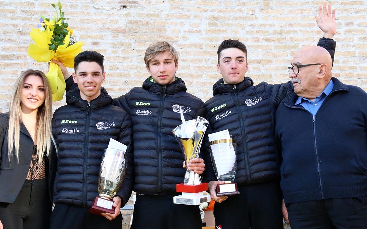Con Meris, Dresti e Garofoli podio tutto griffato Team LVF a Montelupone (foto Rodella)