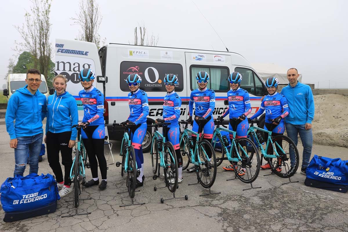 Le ragazze del Team Di Fedrico Pink (foto Fabiano Ghilardi)