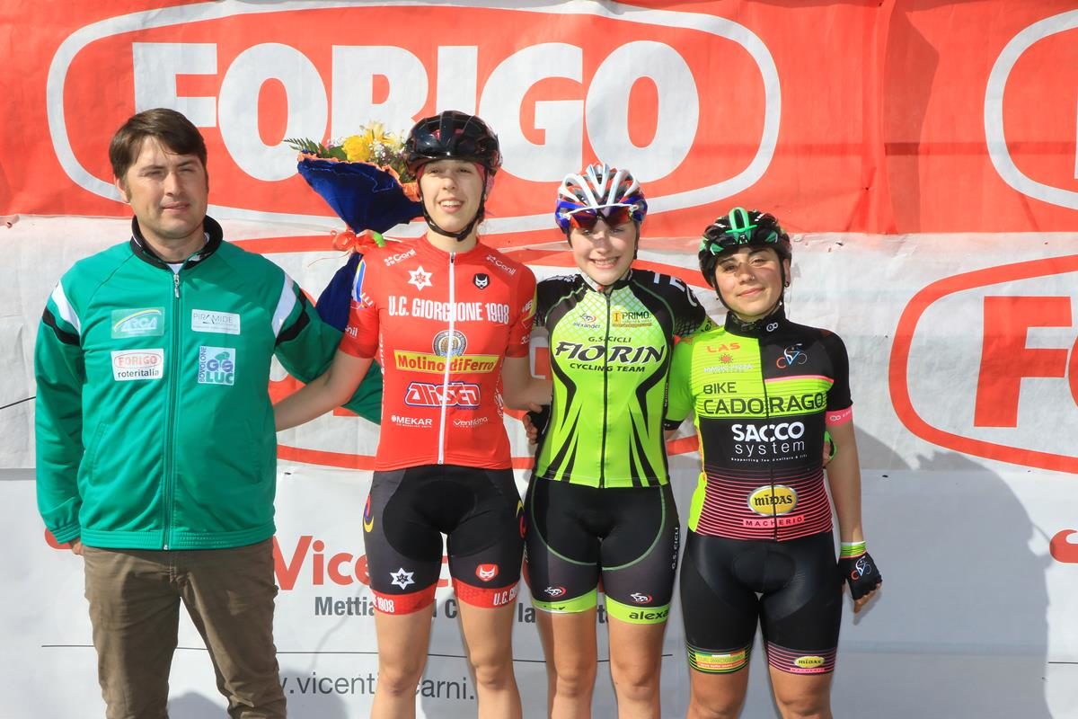Il podio Donne Allieve di Crosare di Bovolone (foto Fabiano Ghilardi)