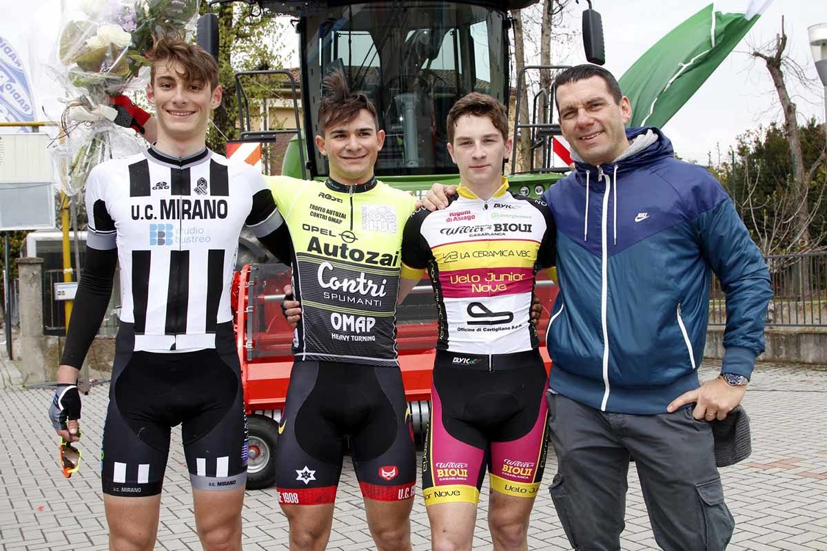 Il podio della gara Allievi di Bionde di Salizzole (foto Photobicicailotto)