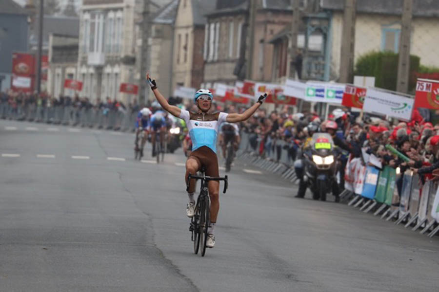 La vittoria di Benoît Cosnefroy alla Paris-Camembert 