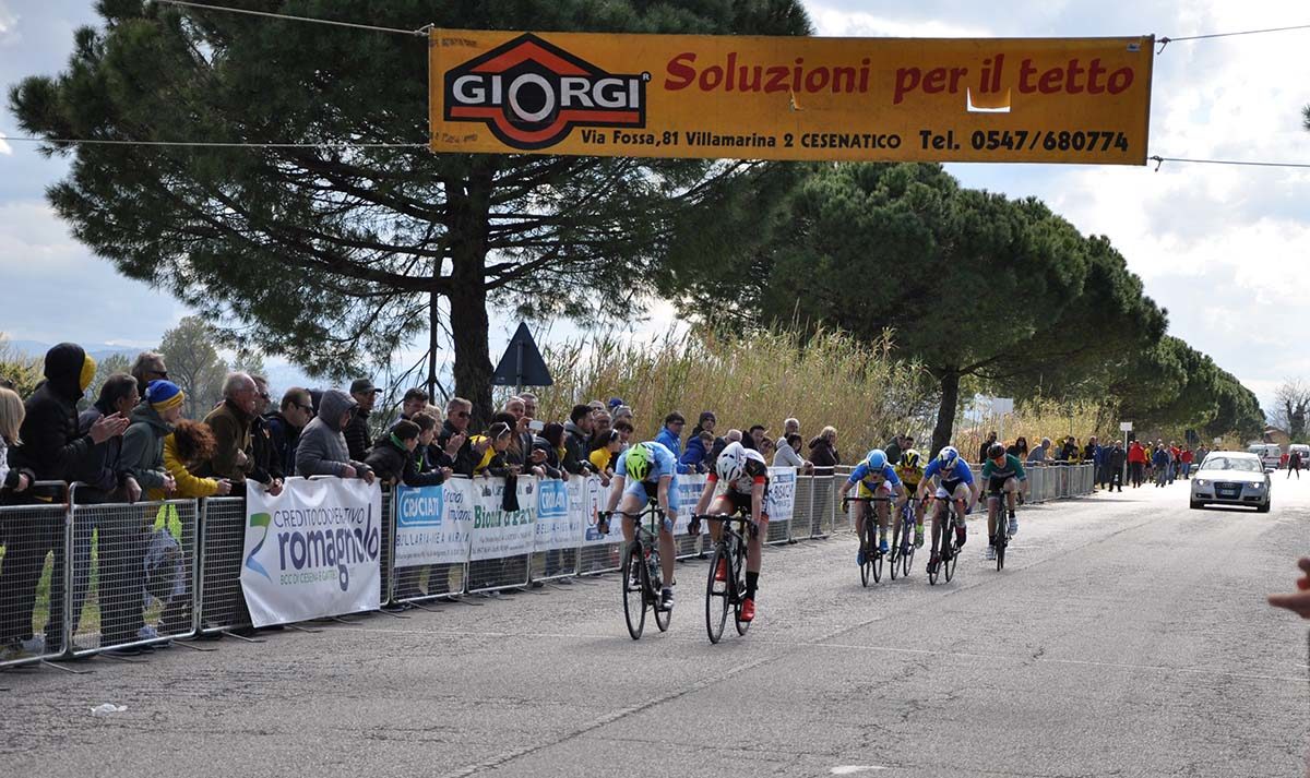 La volata di Valentini a Villamarina di Cesenatico