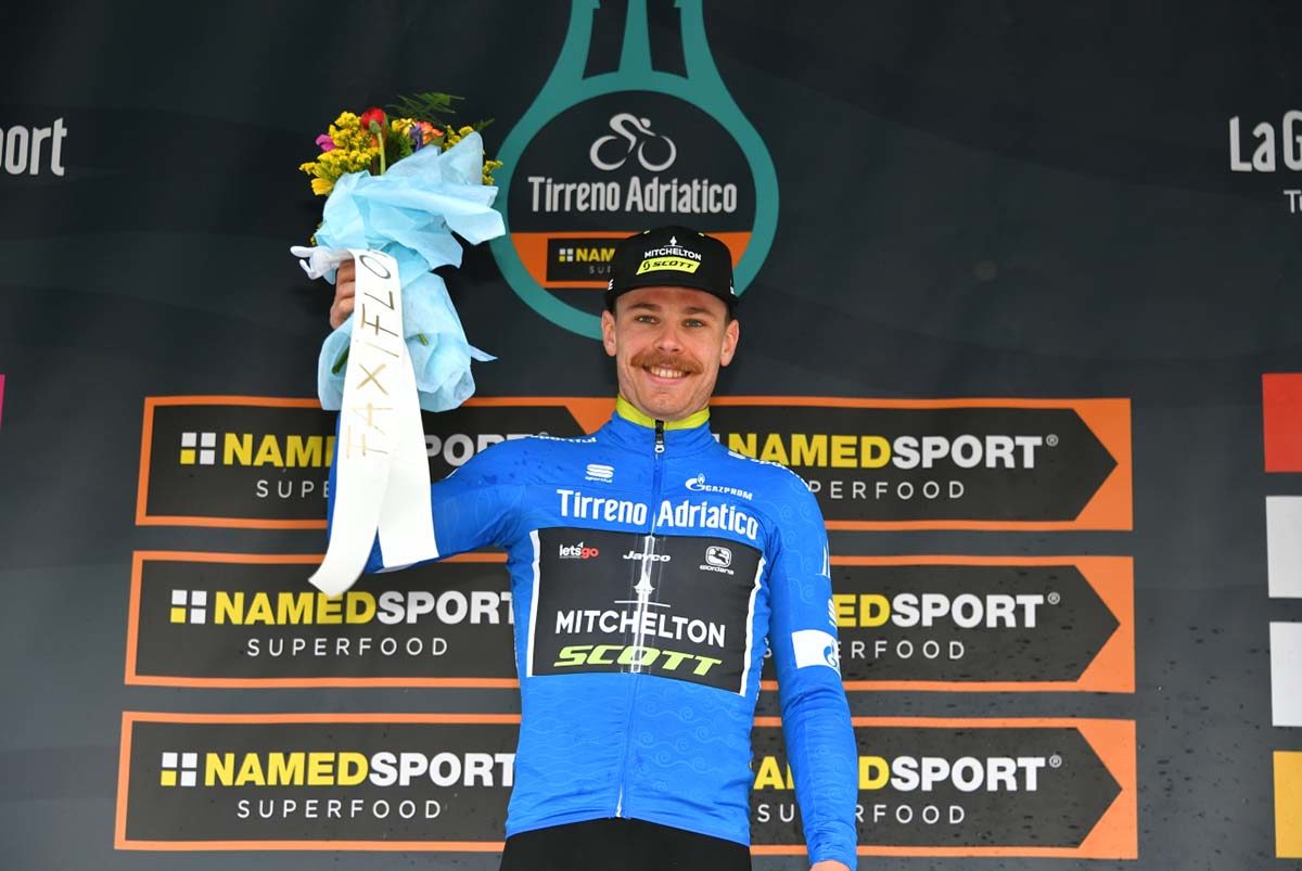 Michael Hepburn primo leader alla Tirreno-Adriatico 2019 (foto LaPresse)
