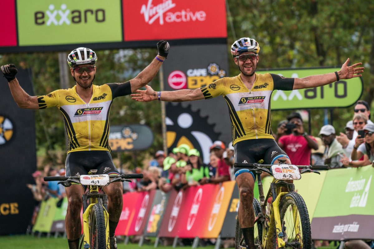 Nino Schurter e Lars Forster vincono anche la seconda tappa della Cape Epic (foto Greg Beadle/Cape Epic)