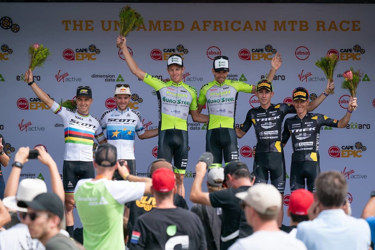 Il podio della quinta tappa della Cape Epic (foto Greg Beadle/Cape Epic podio)