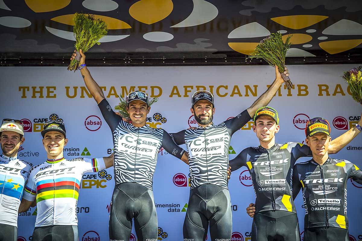 Il podio della sesta tappa della Cape Epic 