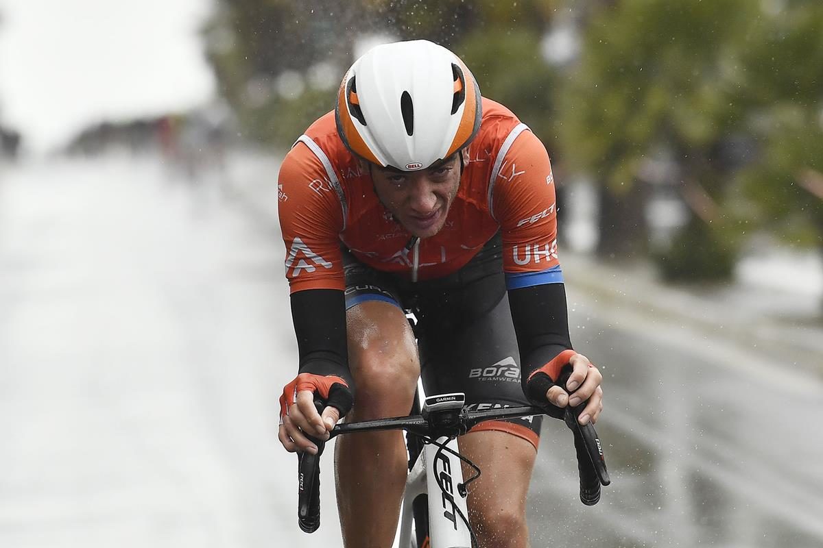 Brandon McNulty durante l'attacco vincente nella terza tappa del Giro di Sicilia (foto LaPresse)