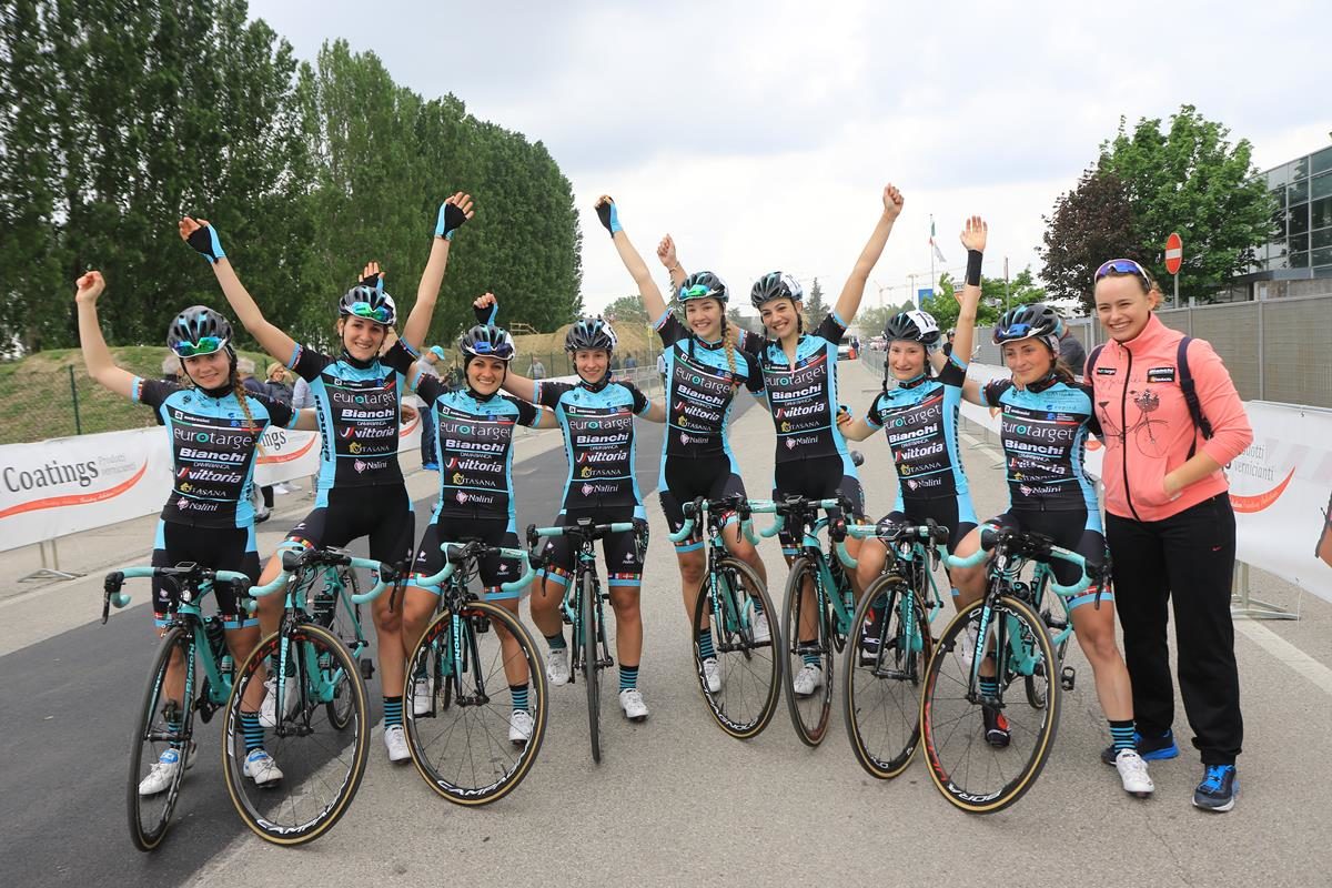 Festa delle ragazze dell'Eurotarget Bianchi Vittoria a Monselice (foto Fabiano Ghilardi)