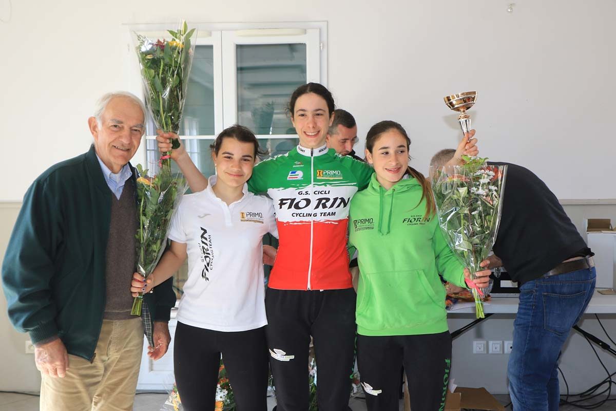 Il podio Donne Esordienti del Gp La Mole (foto Fabiano Ghilardi)