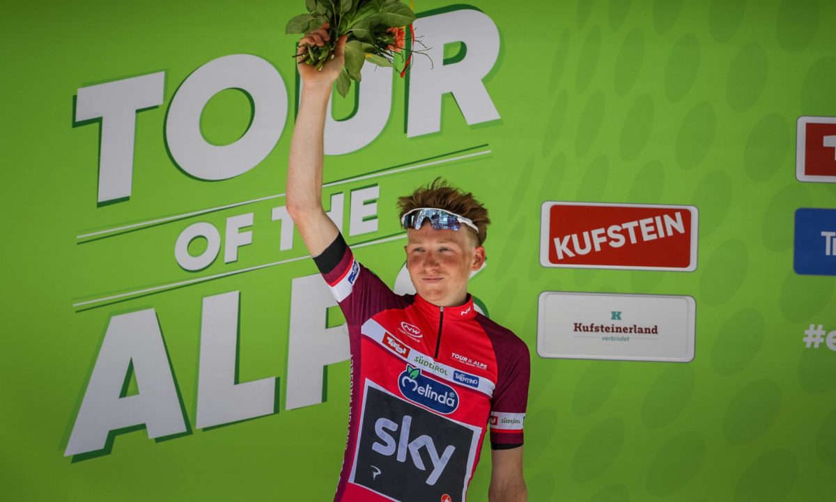 Tao Geoghegan Hart primo leader del Tour of the Alps 2019 (foto Josef Vaishar)