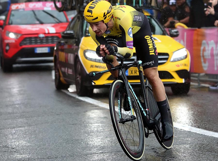 Primoz Roglic in azione nella crono di San Marino del Giro d'Italia 2019 (foto Photobicicailotto)