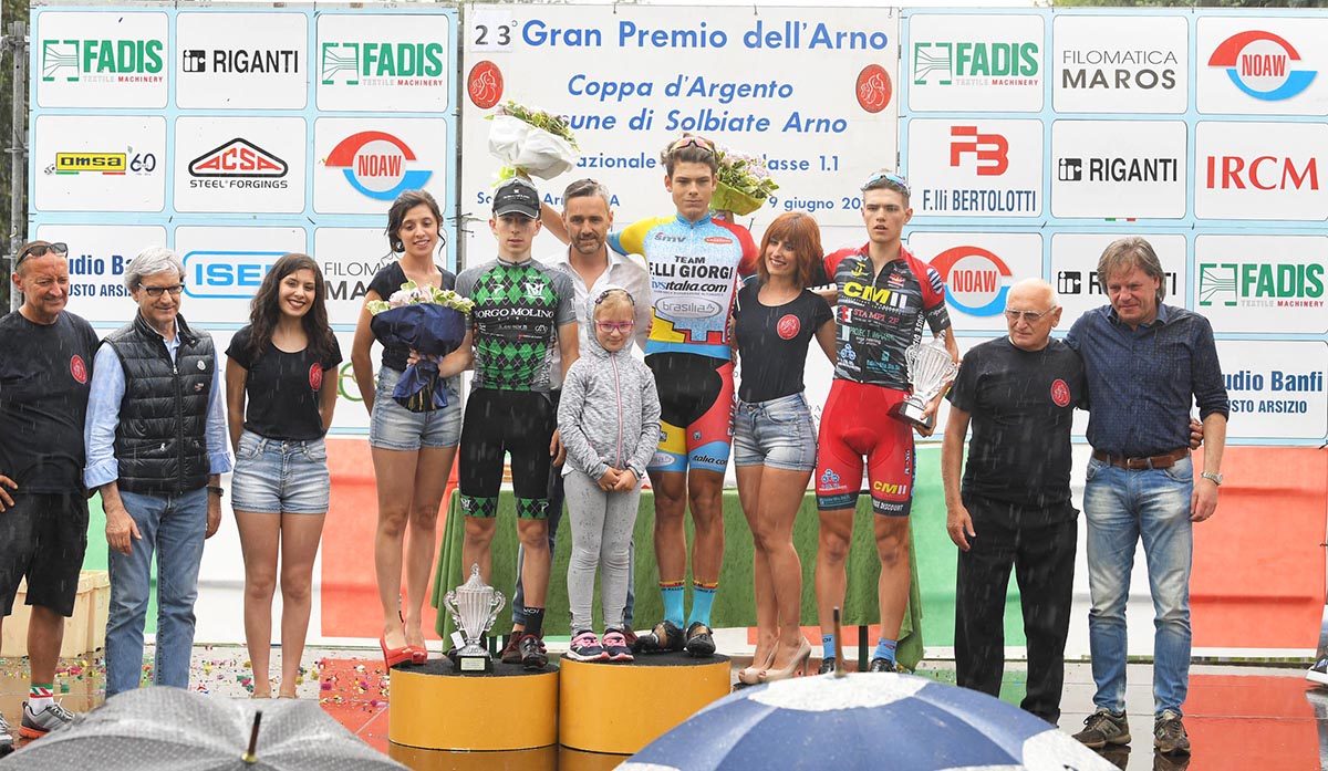 Il podio con le autorità del Gp dell'Arno 2019 (foto Rodella)