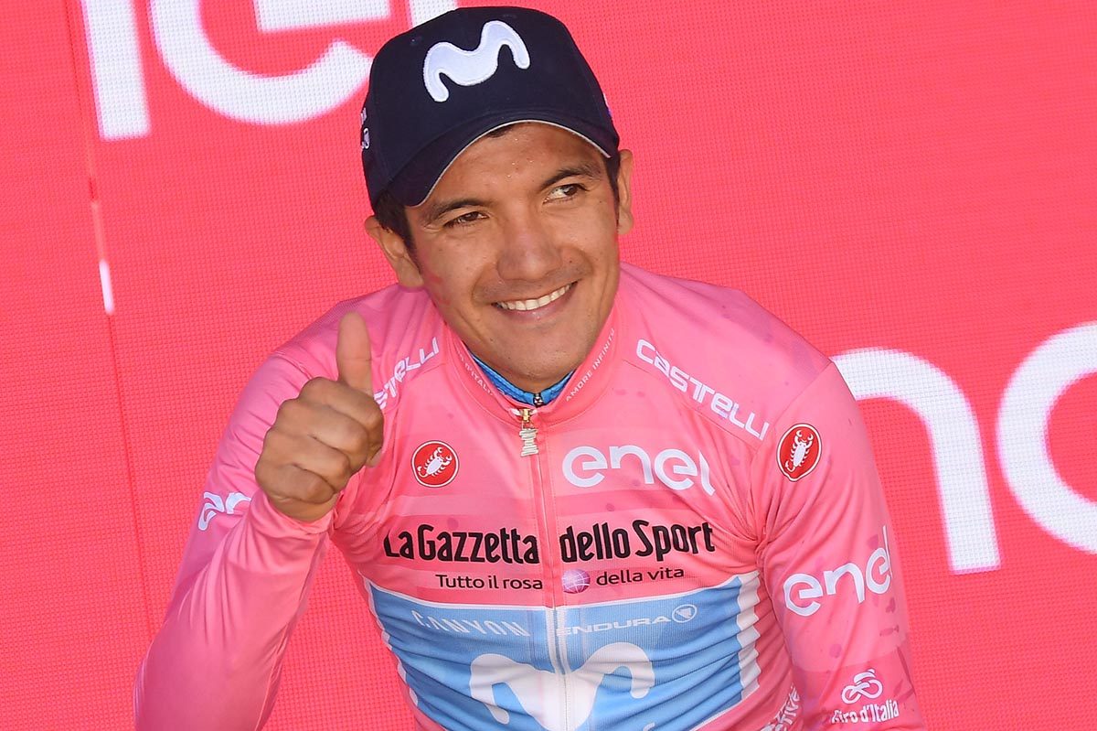 La maglia rosa Richard Carapaz (foto LaPresse)