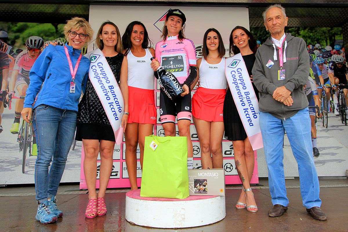 Annemiek Van Vleuten la maglia rosa del Giro Rosa (foto F. Ossola)