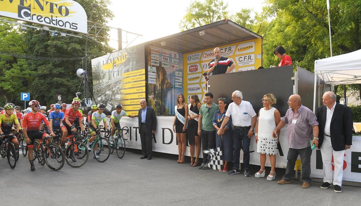 La partenza del 56° Trofeo Città di Brescia (foto Rodella)