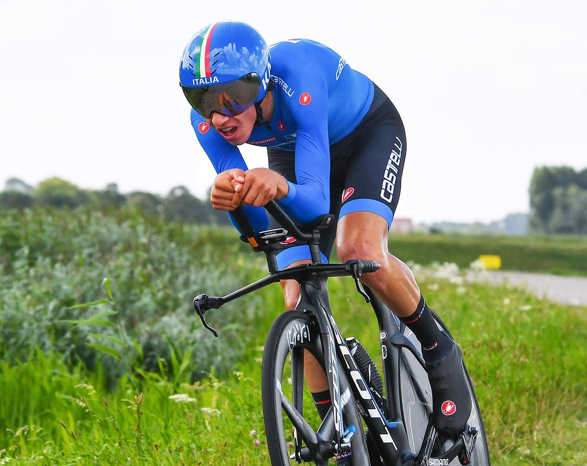 Andrea Piccolo vince il Il podio del Campionato Europeo a cronometro Juniores 2019 (foto Rodella)