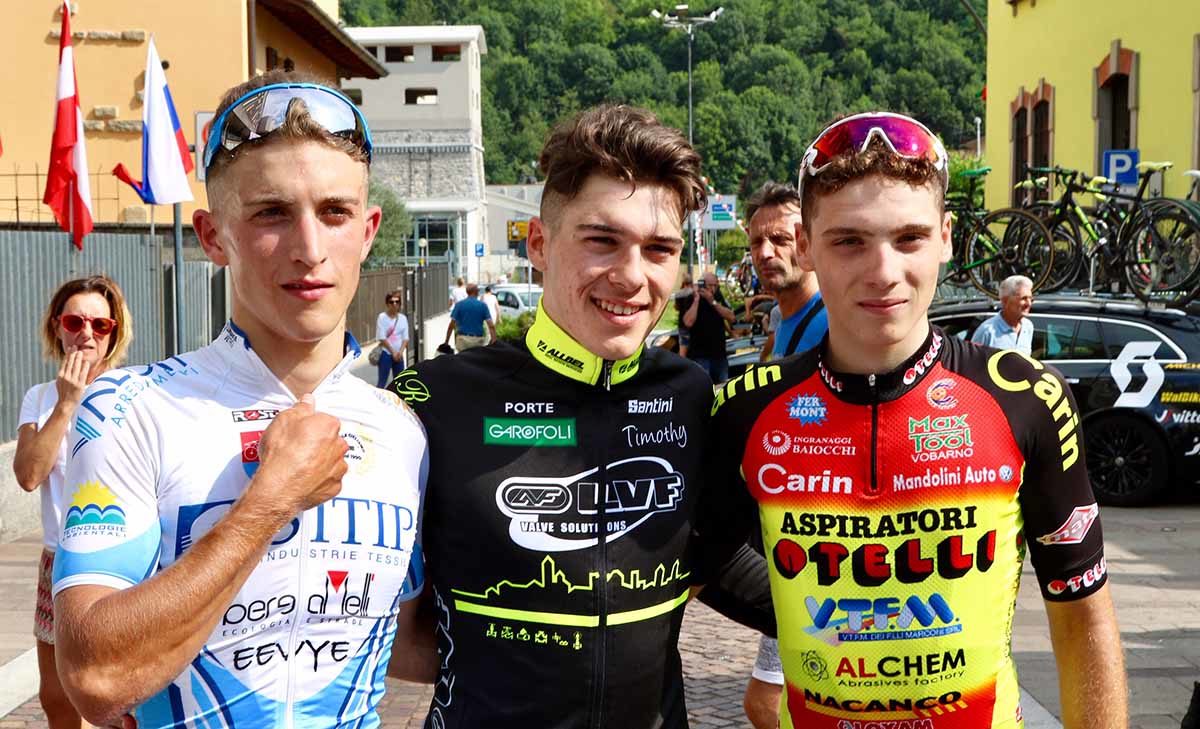 Il podio della prima prova della 2 Giorni Juniores di Vertova 2019 (foto Photobicicailotto)