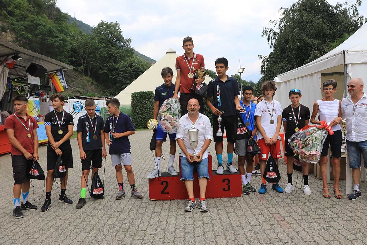 La premiazione degli Esordienti 2° anno a Villadossola (foto Fabiano Ghilardi)