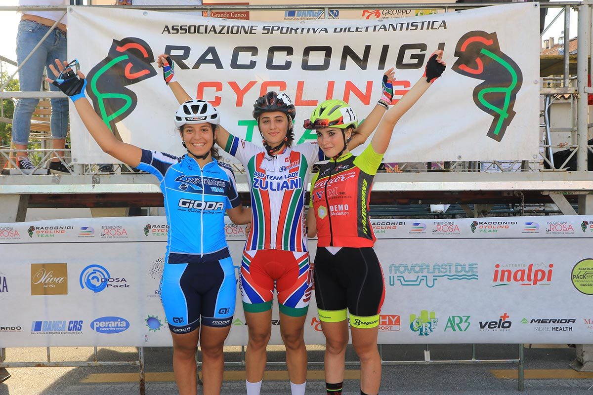 Il podio Donne Junior di Racconigi (foto Fabiano Ghilardi)