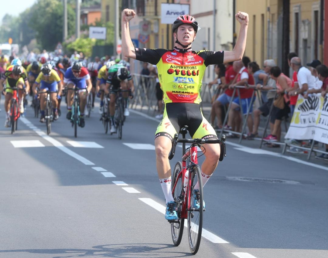 Gabriele Casalini vince a Persichello (foto Rodella)