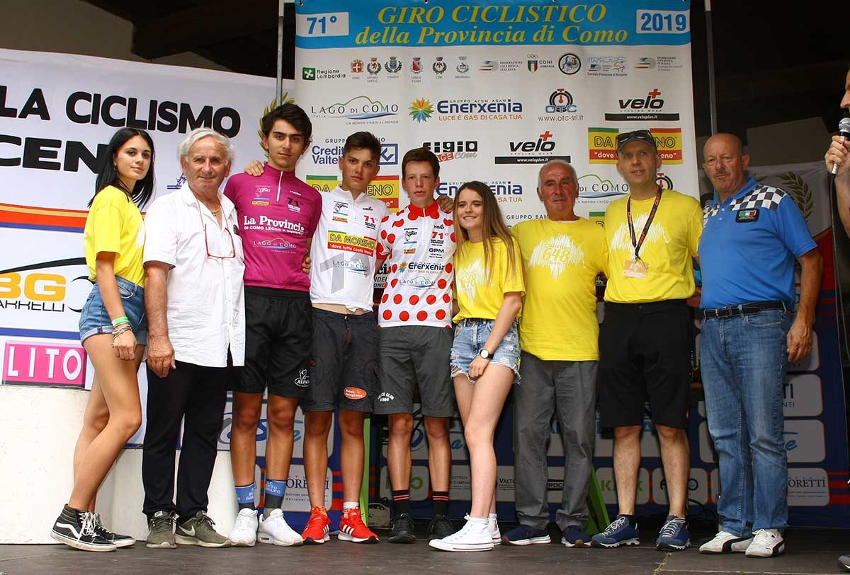 Le maglie dopo la terza prova del Giro della Provincia di Como Allievi (foto Berry)