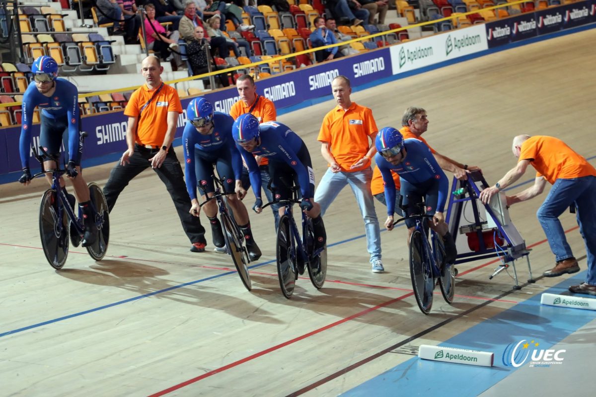 Il quartetto azzurro maschile in finale per l'oro (foto UEC/BettiniPhoto)