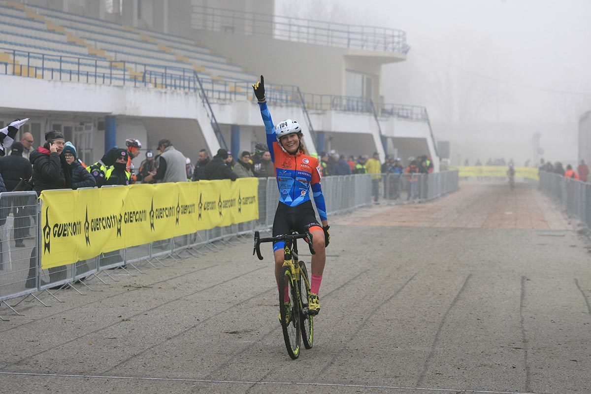 Irma Siri vince la gara Donne Esordienti del Gp Guerciotti (foto Fabiano Ghilardi)