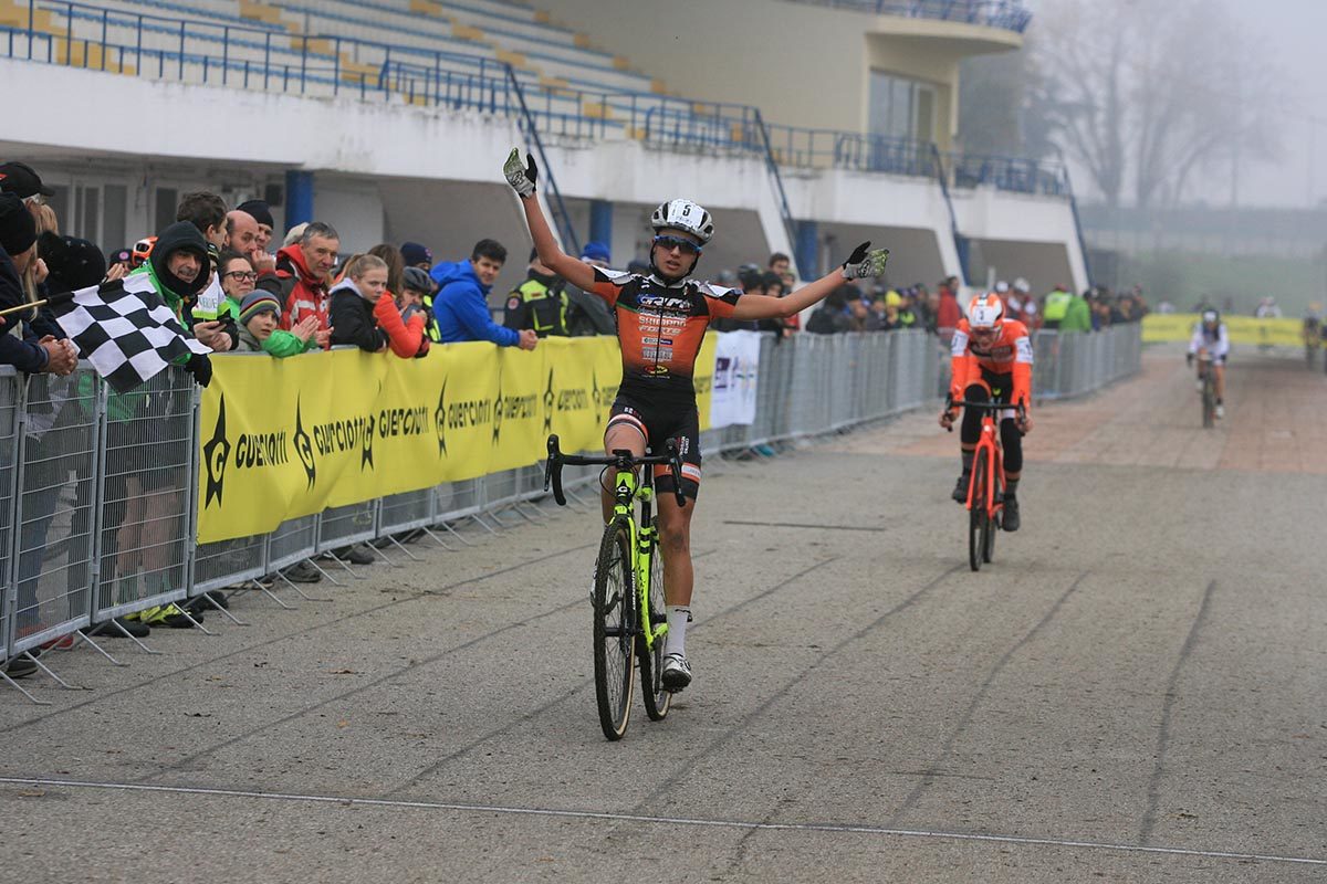 Simone Vari vince la gara Allievi 1° anno del Gp Guerciotti (foto Fabiano Ghilardi)