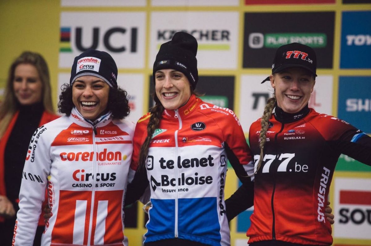 Il podio Donne Elite di Namur (foto UCI)